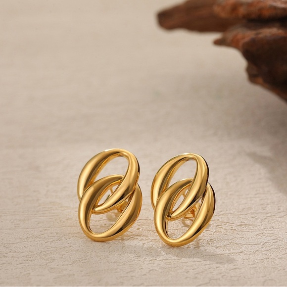 NEW💎18K Gold Earrings*Old Money Style*Lightweight Earrings*Everyday Earrings - Picture 2 of 6